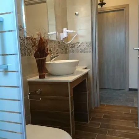 Apartment House Elia Nikitis