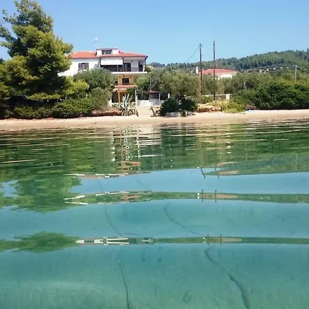 House * Elia Nikitis