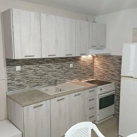 House * Elia Nikitis