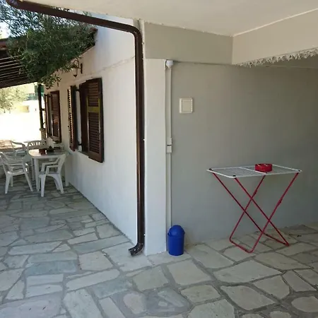 Daire House *