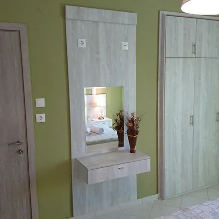 House * Elia Nikitis