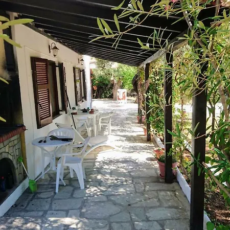 House Daire Elia Nikitis